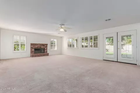 Living - 246 S Cobblestone Dr, Gilbert, AZ 85296 photo 1 of 5