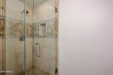 Bath - 2902 E Sylvia St, Phoenix, AZ 85032 photo 6 of 7