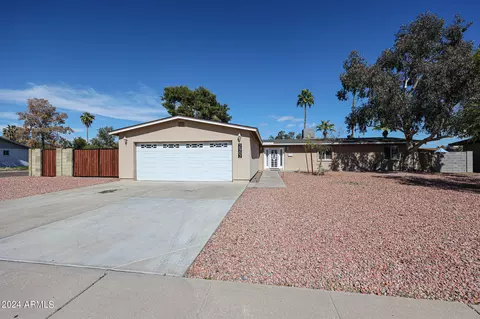Exterior - 2902 E Sylvia St, Phoenix, AZ 85032 photo 3 of 13