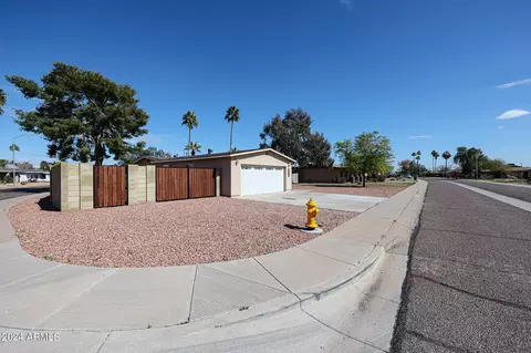 Exterior - 2902 E Sylvia St, Phoenix, AZ 85032 photo 9 of 13