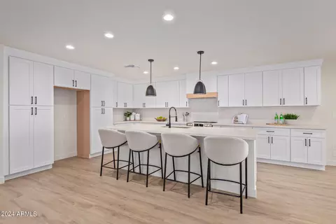 Kitchen - 2616 E Claire Dr, Phoenix, AZ 85032 photo 2 of 8