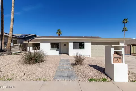 2616 E Claire Dr, Phoenix, AZ 85032