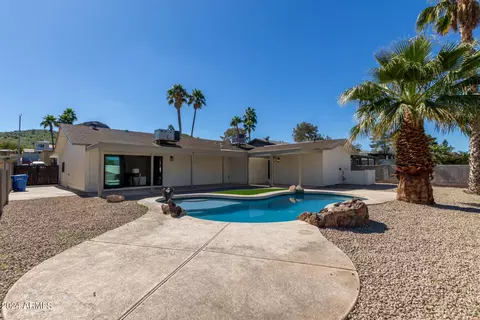Exterior - 2616 E Claire Dr, Phoenix, AZ 85032 photo 14 of 15