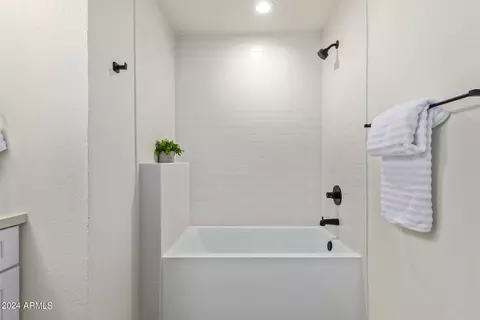 Bath - 2616 E Claire Dr, Phoenix, AZ 85032 photo 5 of 5
