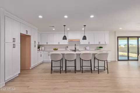 Kitchen - 2616 E Claire Dr, Phoenix, AZ 85032 photo 1 of 8