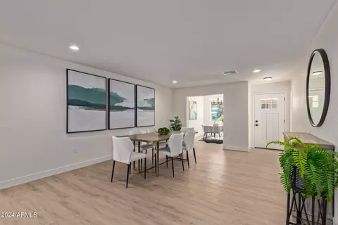 Dining - 2616 E Claire Dr, Phoenix, AZ 85032 photo 2 of 4