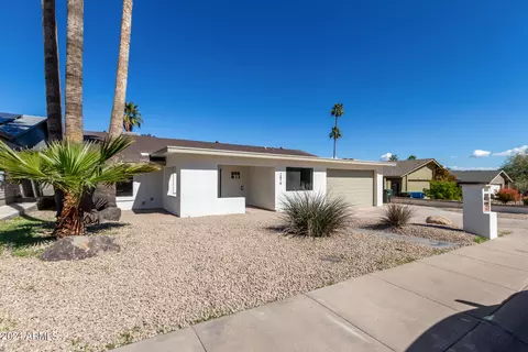 Exterior - 2616 E Claire Dr, Phoenix, AZ 85032 photo 6 of 15