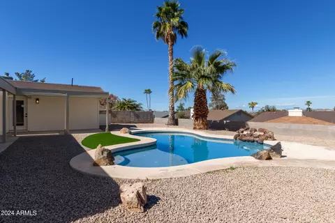 Exterior - 2616 E Claire Dr, Phoenix, AZ 85032 photo 10 of 15