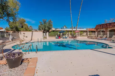 Exterior - 1320 E Bethany Home Rd #13, Phoenix, AZ 85014 photo 5 of 14