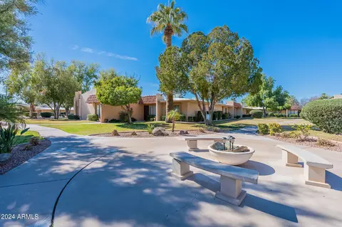 View/Area - 1320 E Bethany Home Rd #13, Phoenix, AZ 85014 photo 6 of 7