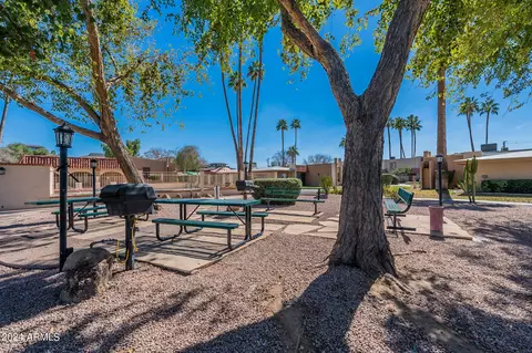 Exterior - 1320 E Bethany Home Rd #13, Phoenix, AZ 85014 photo 10 of 14