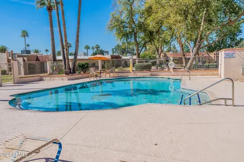 Exterior - 1320 E Bethany Home Rd #13, Phoenix, AZ 85014 photo 7 of 14