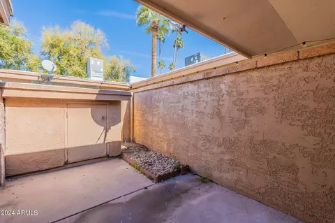 Exterior - 1320 E Bethany Home Rd #13, Phoenix, AZ 85014 photo 4 of 14