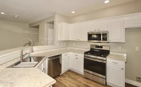 Kitchen - 781 N Surfside Dr, Gilbert, AZ 85233 photo 1 of 3