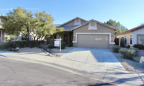 Exterior - 781 N Surfside Dr, Gilbert, AZ 85233 photo 10 of 11