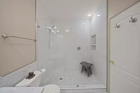 Bath - 141 E Cloud Rd, Phoenix, AZ 85086 photo 7 of 7