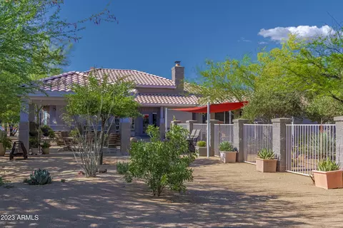 Exterior - 141 E Cloud Rd, Phoenix, AZ 85086 photo 8 of 33