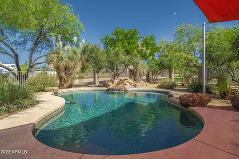 Exterior - 141 E Cloud Rd, Phoenix, AZ 85086 photo 13 of 33