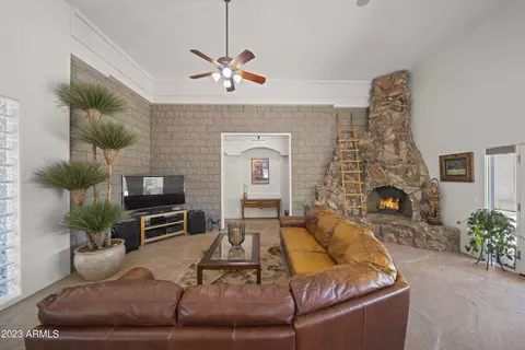 Living - 141 E Cloud Rd, Phoenix, AZ 85086 photo 4 of 6
