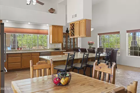 Dining - 141 E Cloud Rd, Phoenix, AZ 85086 photo 4 of 7