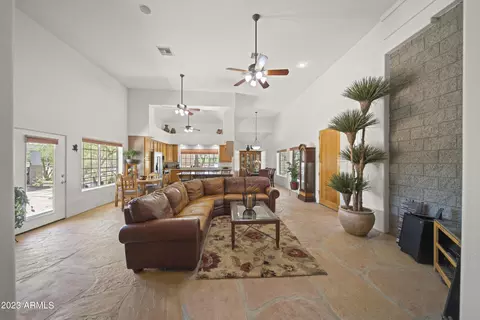 Living - 141 E Cloud Rd, Phoenix, AZ 85086 photo 3 of 6