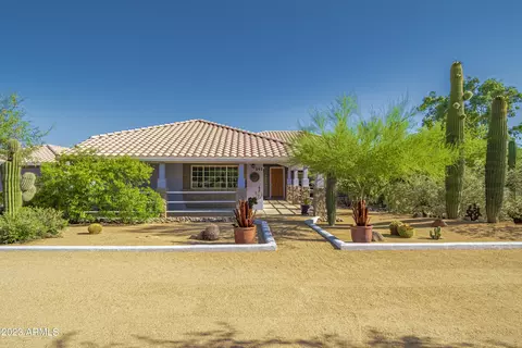 Exterior - 141 E Cloud Rd, Phoenix, AZ 85086 photo 2 of 33