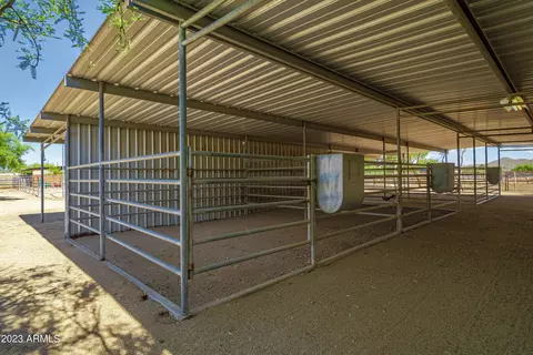 Exterior - 141 E Cloud Rd, Phoenix, AZ 85086 photo 26 of 33