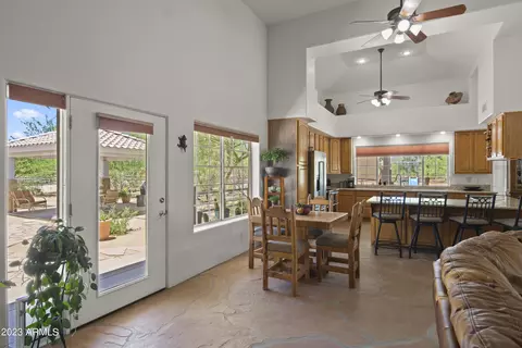 Dining - 141 E Cloud Rd, Phoenix, AZ 85086 photo 3 of 7