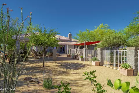 Exterior - 141 E Cloud Rd, Phoenix, AZ 85086 photo 9 of 33