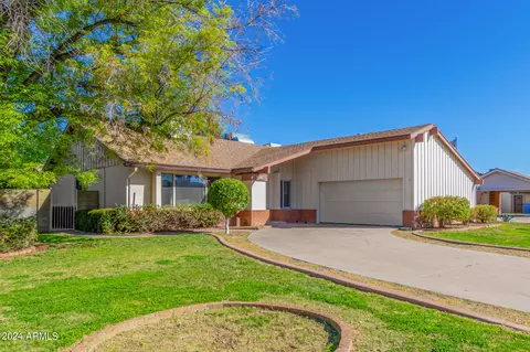 2738 E Corrine Dr, Phoenix, AZ 85032