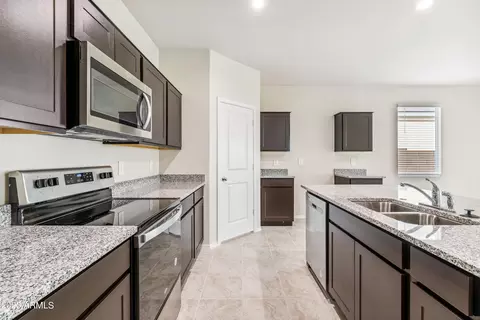 2411 W Shanley Ave, Apache Junction, AZ 85120