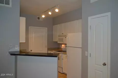 Kitchen - 1701 E Colter St #283, Phoenix, AZ 85016 photo 2 of 2