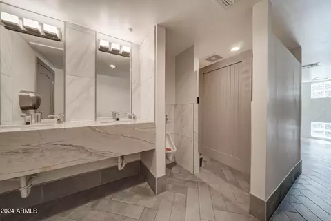 Bath - 1701 E Colter St #283, Phoenix, AZ 85016 photo 5 of 5