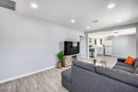 Living - 1431 E Chambers St, Phoenix, AZ 85040 photo 3 of 7