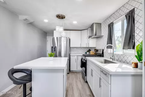 Kitchen - 1431 E Chambers St, Phoenix, AZ 85040 photo 4 of 8
