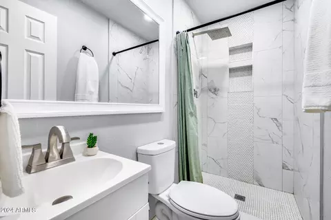 Bath - 1431 E Chambers St, Phoenix, AZ 85040 photo 4 of 4