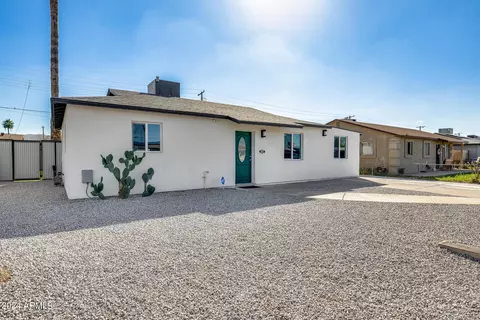 Exterior - 1431 E Chambers St, Phoenix, AZ 85040 photo 4 of 11