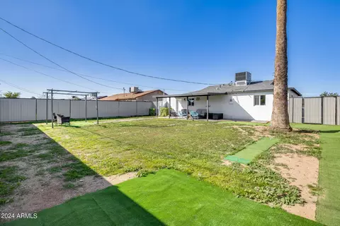 Exterior - 1431 E Chambers St, Phoenix, AZ 85040 photo 8 of 11