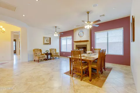 Dining - 115 E Summerside Rd, Phoenix, AZ 85042 photo 3 of 5