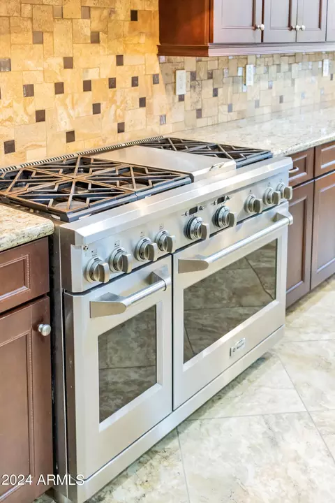 Kitchen - 115 E Summerside Rd, Phoenix, AZ 85042 photo 5 of 7