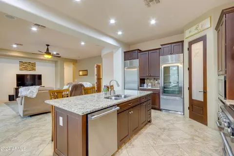 Kitchen - 115 E Summerside Rd, Phoenix, AZ 85042 photo 3 of 7