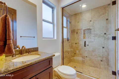 Bath - 115 E Summerside Rd, Phoenix, AZ 85042 photo 3 of 9