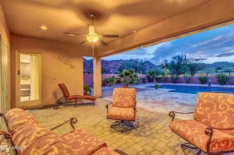 Exterior - 115 E Summerside Rd, Phoenix, AZ 85042 photo 5 of 24