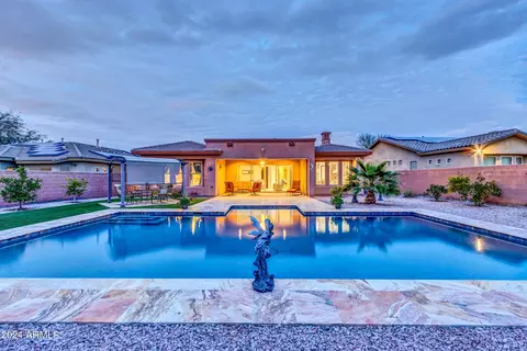 Exterior - 115 E Summerside Rd, Phoenix, AZ 85042 photo 8 of 24