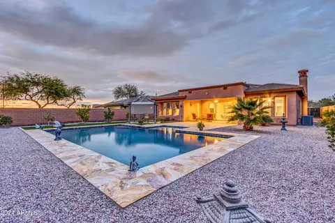Exterior - 115 E Summerside Rd, Phoenix, AZ 85042 photo 7 of 24