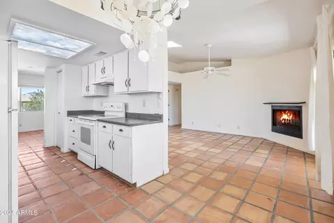Kitchen - 1345 E Galvin St, Phoenix, AZ 85086 photo 5 of 7