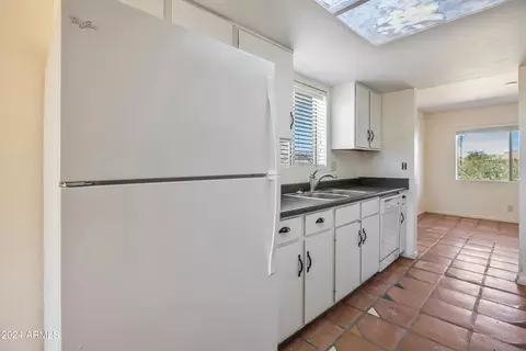 Kitchen - 1345 E Galvin St, Phoenix, AZ 85086 photo 4 of 7