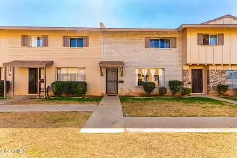 6743 N 44th Ave, Glendale, AZ 85301