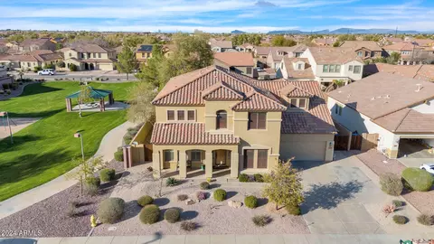 View/Area - 3102 E Turnberry Dr, Gilbert, AZ 85298 photo 2 of 10
