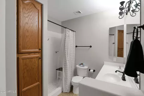 Bath - 3102 E Turnberry Dr, Gilbert, AZ 85298 photo 2 of 8
